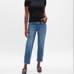 GAP Maternity True Waistband Full Panel Girlfriend Jeans